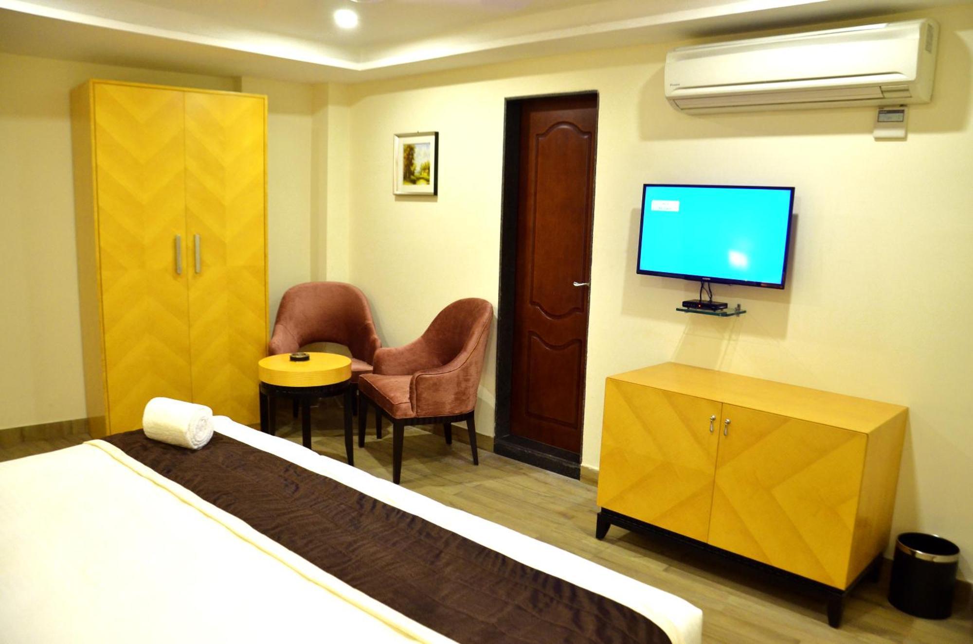 The Ved Mantra Hotel Gválijar Kültér fotó