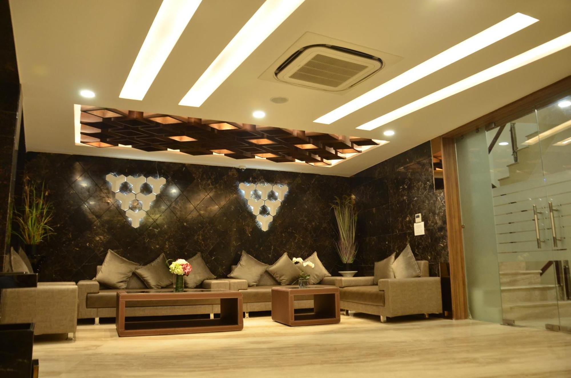 The Ved Mantra Hotel Gválijar Kültér fotó