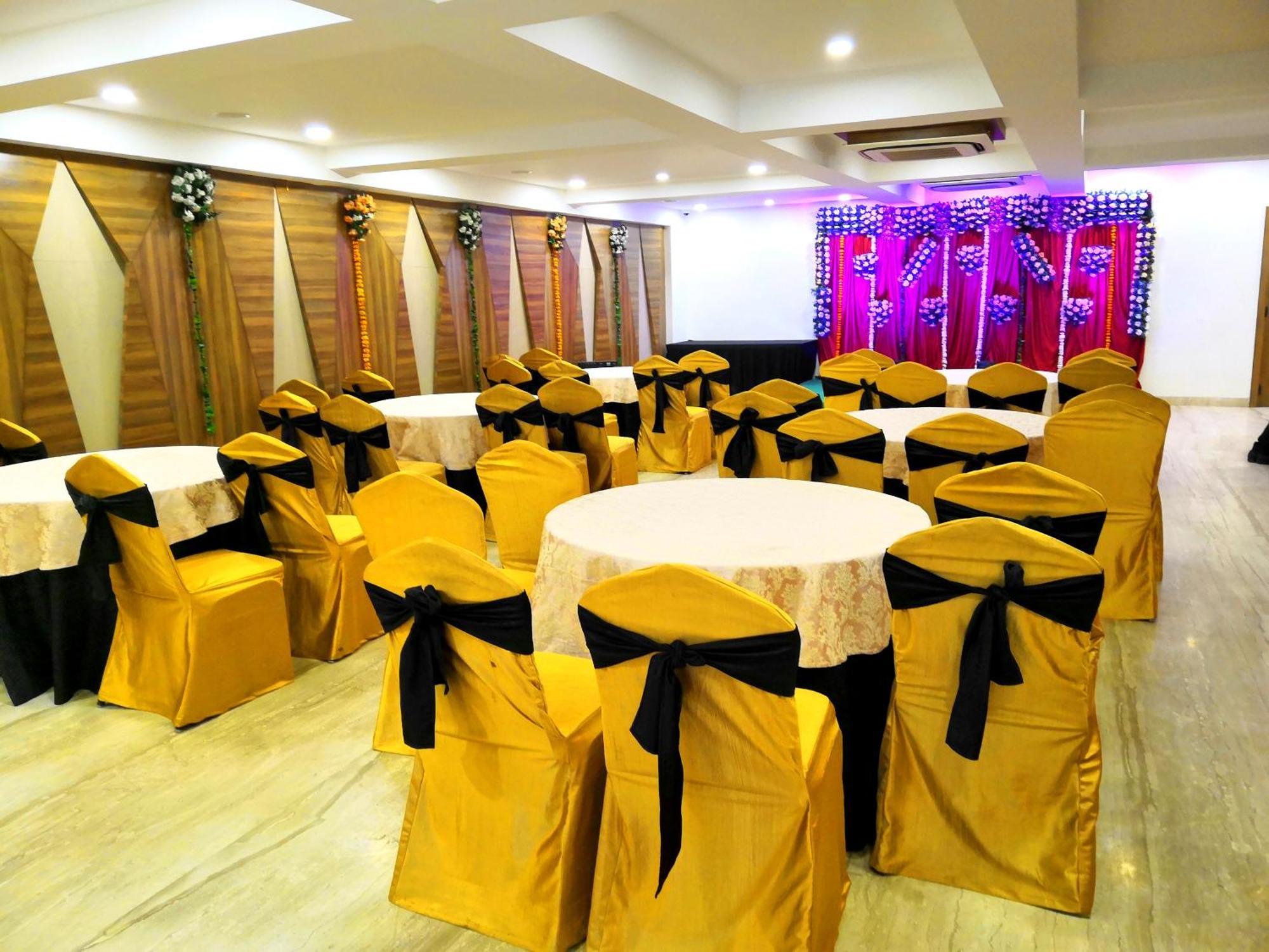 The Ved Mantra Hotel Gválijar Kültér fotó
