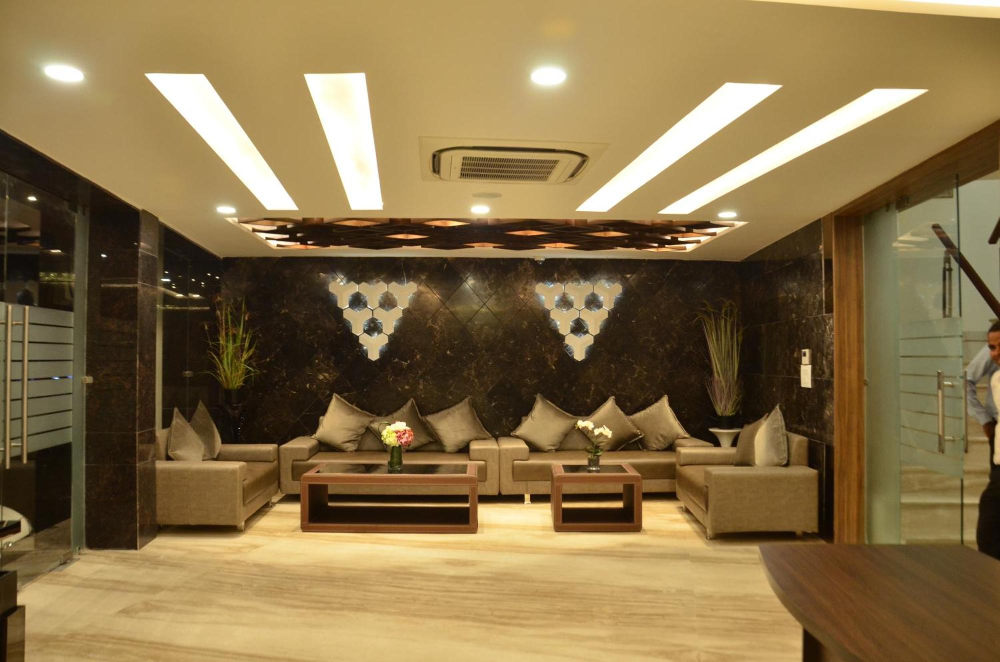The Ved Mantra Hotel Gválijar Kültér fotó