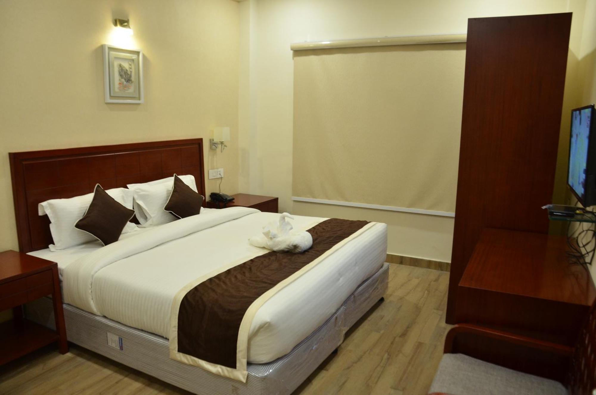 The Ved Mantra Hotel Gválijar Kültér fotó